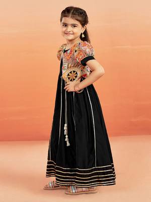  girls' black anarkali set 4