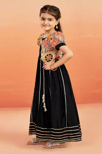  girls' black anarkali set