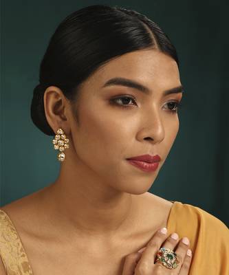 Gold kundan earring 1