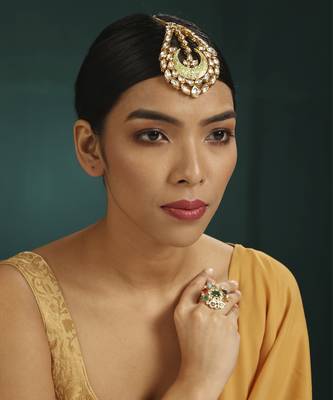 Green kundan maang tikka 1