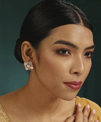Gold kundan earring 1
