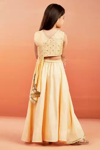  girls' peach lehenga