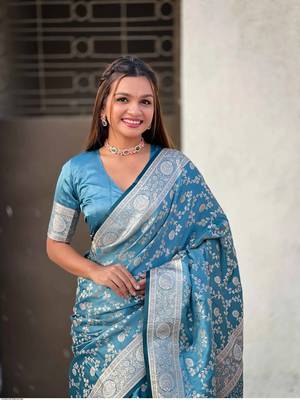 Skyblue Silk blend Sarees with blouse 4