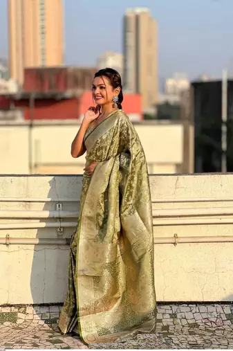 Pista Silk blend Sarees with blouse