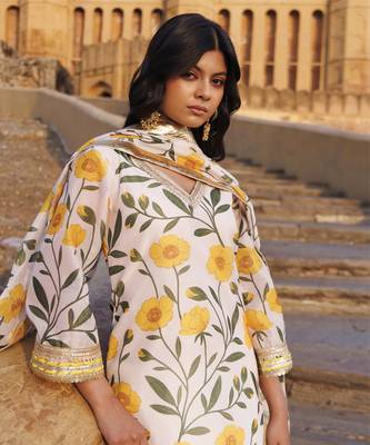 Off-white & yellow floral printed chanderi kurta set 5