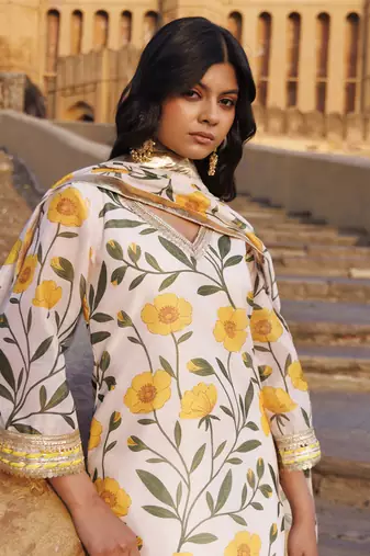 Off-white & yellow floral printed chanderi kurta set