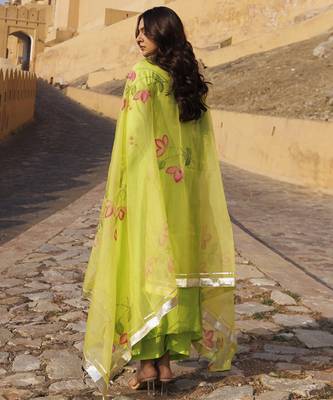 Bright green uppada silk kurta set 3