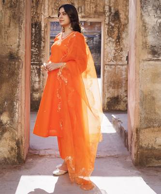 Orange embroidered kurta set 2