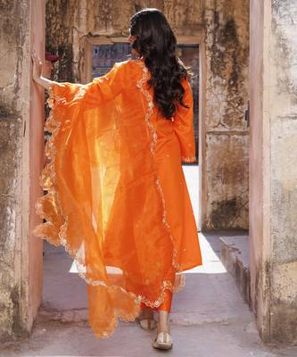 Orange embroidered kurta set 3