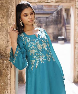 Green embroidered dhoti set 4