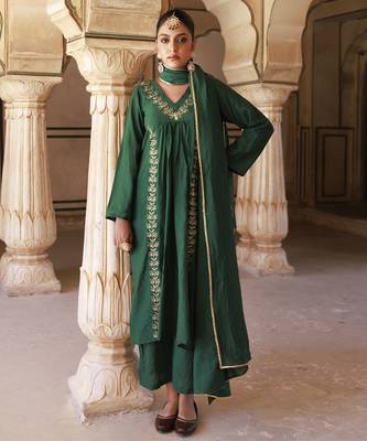 Green chanderi aari embroidered suit set 1