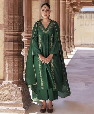 Green chanderi aari embroidered suit set 2