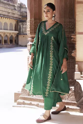 Green chanderi aari embroidered suit set