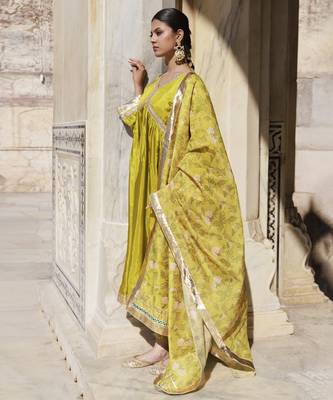 Olive yellow upadda silk kurta set with printed chanderi dupatta 4