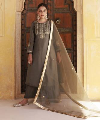 Green upadda silk aari embroidered kurta set 2