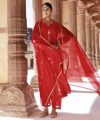 Red chanderi aari embroidered anarkali set 5