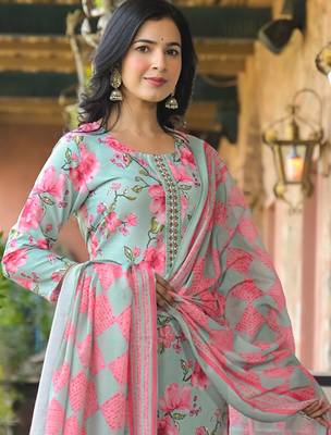 Women green rayon blend floral printed straight kurta trousers with dupatta 1