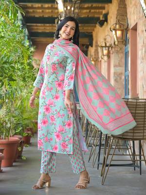 Women green rayon blend floral printed straight kurta trousers with dupatta 3