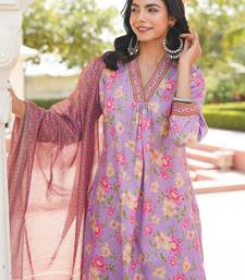 Women purple rayon blend floral printed straight kurta trousers with dupatta