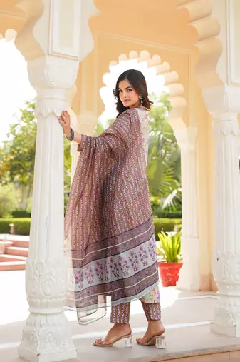 Women green rayon blend floral printed straight kurta trousers with dupatta