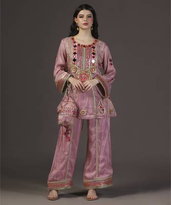Pink aura mirror and resham hand embroidered tissue kurta sets of 3 1