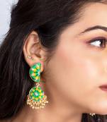Clover green in embroidered gold finish circle earrings