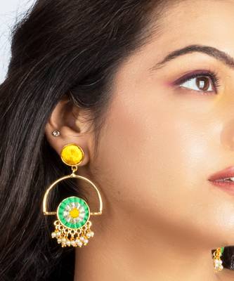 Fuscia and lucite green silk embroidered round earrings 1