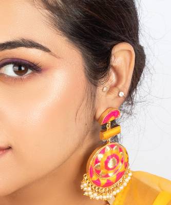 Golden glow silk thread earrings 1