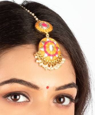 Bright blossom mustard & pink thread necklace set for pre-wedding occasion 2