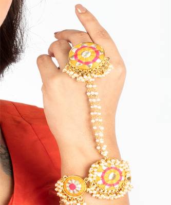 Bright blossom mustard & pink thread necklace set for pre-wedding occasion 3