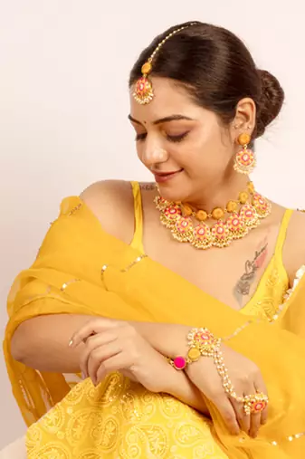 Sunset bloom silk embrodiered necklace set for haldi