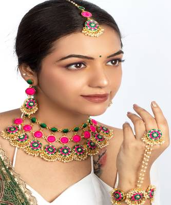 Olive blossom dark green circular mehendi necklace set 2