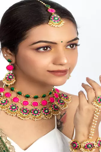 Olive blossom dark green circular mehendi necklace set