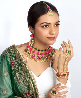 Olive blossom dark green circular mehendi necklace set 3