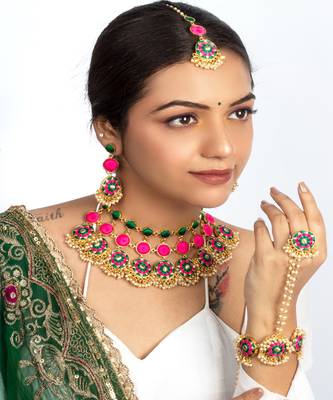 Olive blossom dark green circular mehendi necklace set 1