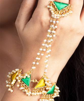 Lemon charm hand harness 2