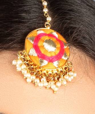 Golden bloom maang tikka 4