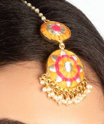 Royal radiance maang tikka 2