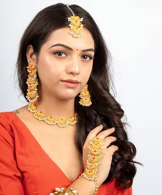 Blush & gold maang tikka 1
