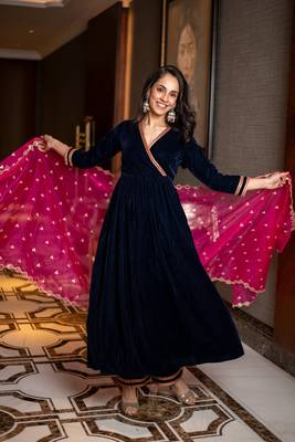 Velvet royal blue and pink overlap kurta set 4