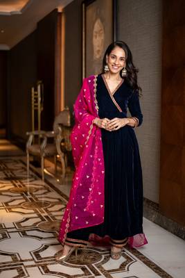 Velvet royal blue and pink overlap kurta set 5