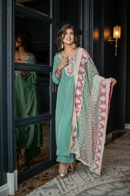 Velvet mint green kurta set with thread work dupatta 4