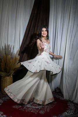White embroidered kora cotton palazzo set 5
