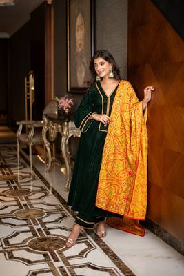 Velvet bottle green with silk mustard heavy dupatta 1