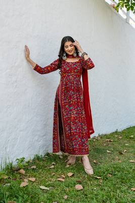 Red floral cotton nyra cut kurta set 1