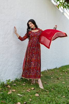 Red floral cotton nyra cut kurta set 3
