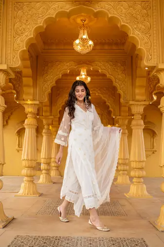 White pakistani kurta set