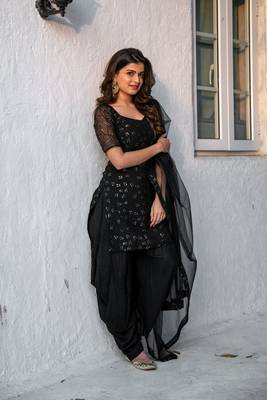 Black And Gold Punjabi Salwar Suit 5