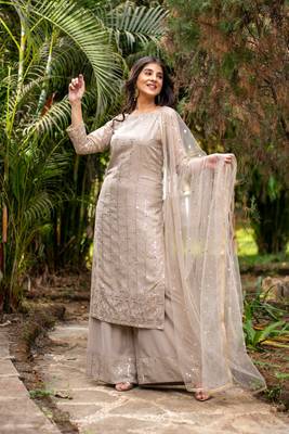 Beige heavy kurta with pallazo set 4