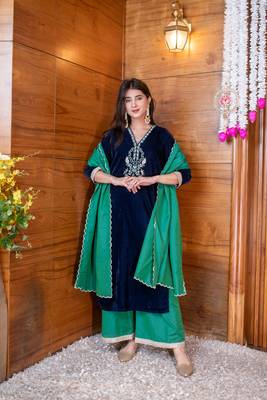 Velvet navy blue and green embroidered kurta set 1